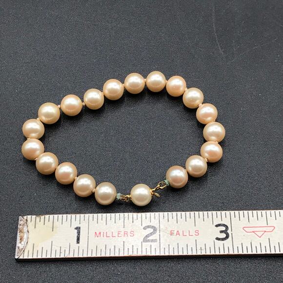 Women's Hand-Knotted Genuine Cream Pearl Bracelet with Locking Clasp - Picture 6 of 6